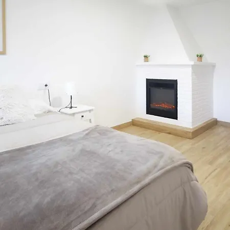 Ag Casa Anema, 10 Huespedes A 2km De La Playa Feriehus Razo